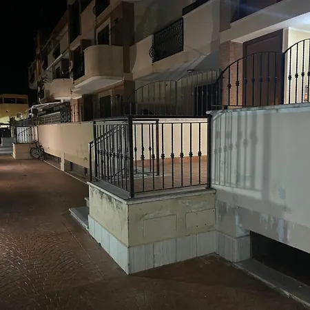 Flavio Turistico * Φιουμιτσίνο