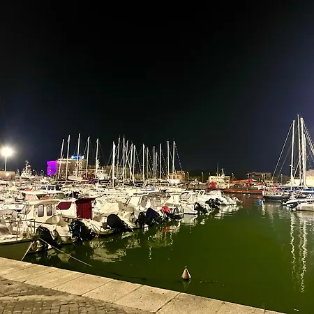 Διαμέρισμα Flavio Turistico Φιουμιτσίνο